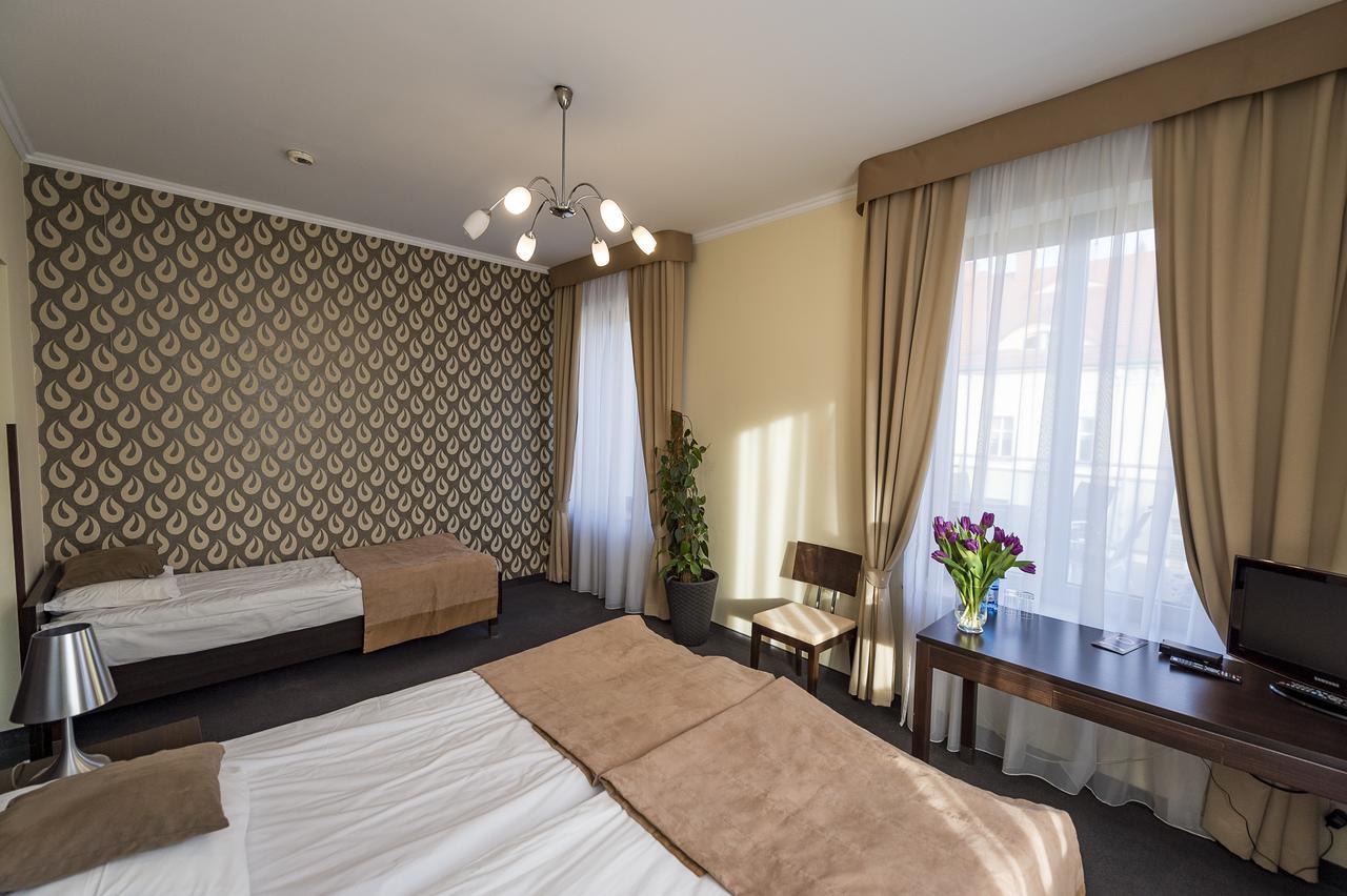 Hotel Restauracja Teczowa Luban Exterior photo